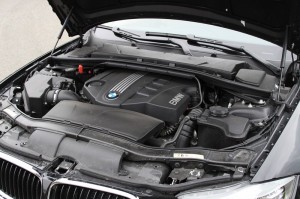 BMW320d (10) 184 cv et couple font bon ménage sous le capot.