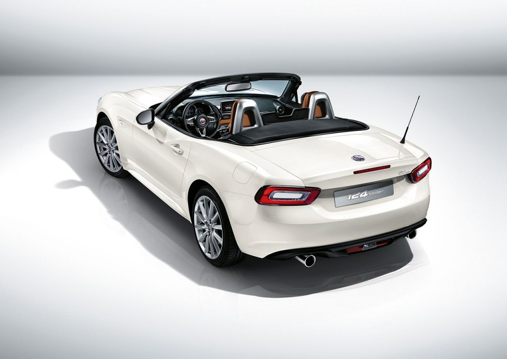 Fiat 124 Spider 2016 (3)