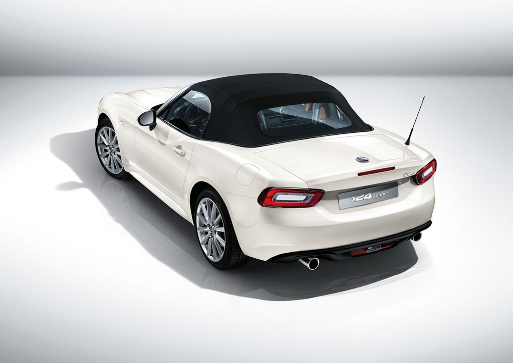 Fiat 124 Spider 2016 (4)